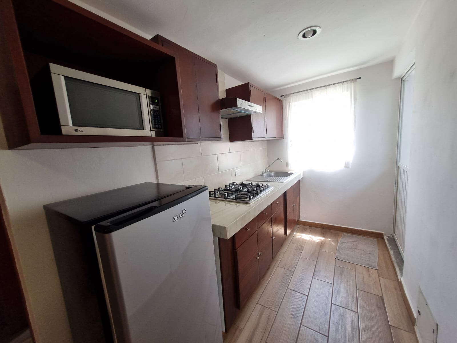 Moderno 4